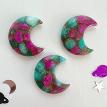 Load image into Gallery viewer, Moon Shaped Jade Gemstones
