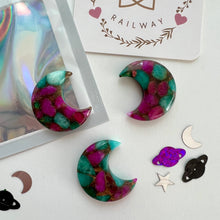 Load image into Gallery viewer, Moon Shaped Jade Gemstones
